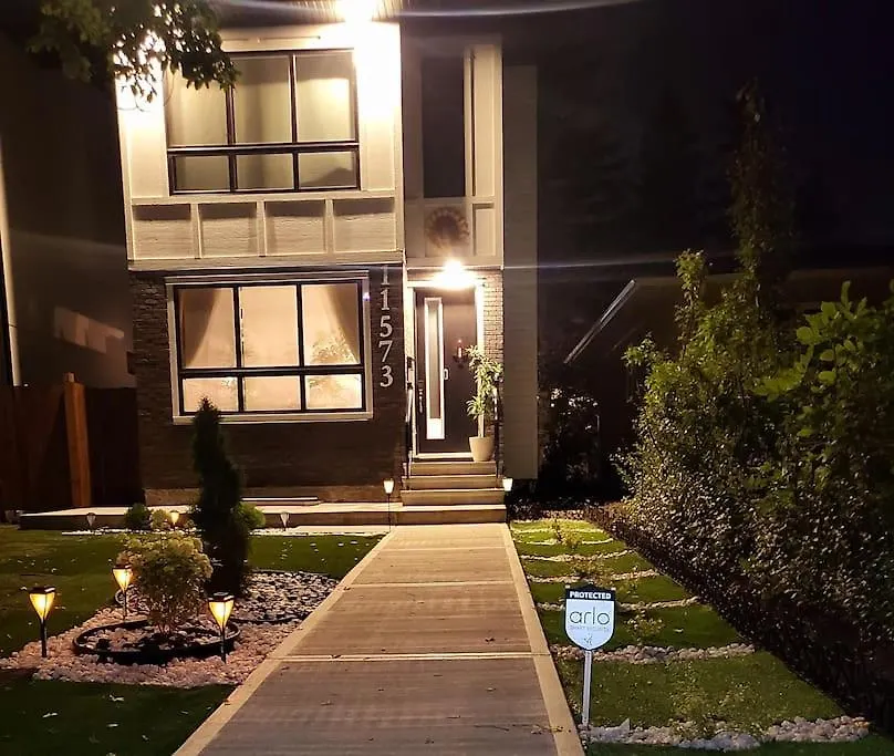 Welcome To Happy Place Where Cozy Comfort Meets Exquisite Luxury Edmonton 0*,  Kanada