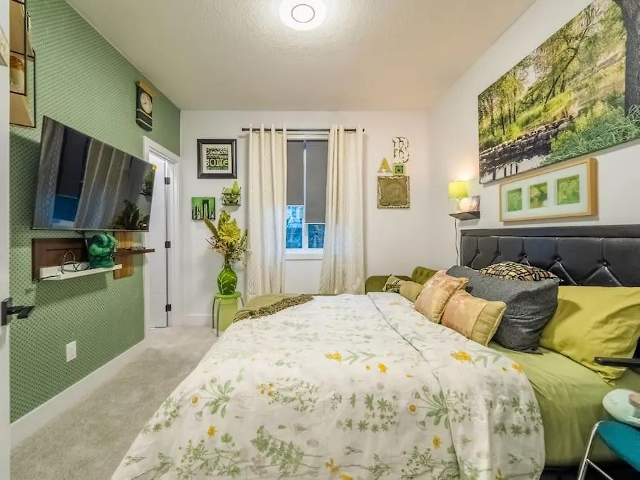 Welcome To Happy Place Where Cozy Comfort Meets Exquisite Luxury Edmonton Prázdninový dům