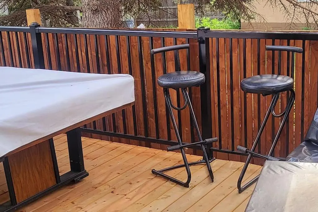 Welcome To Happy Place Where Cozy Comfort Meets Exquisite Luxury Edmonton 0*,